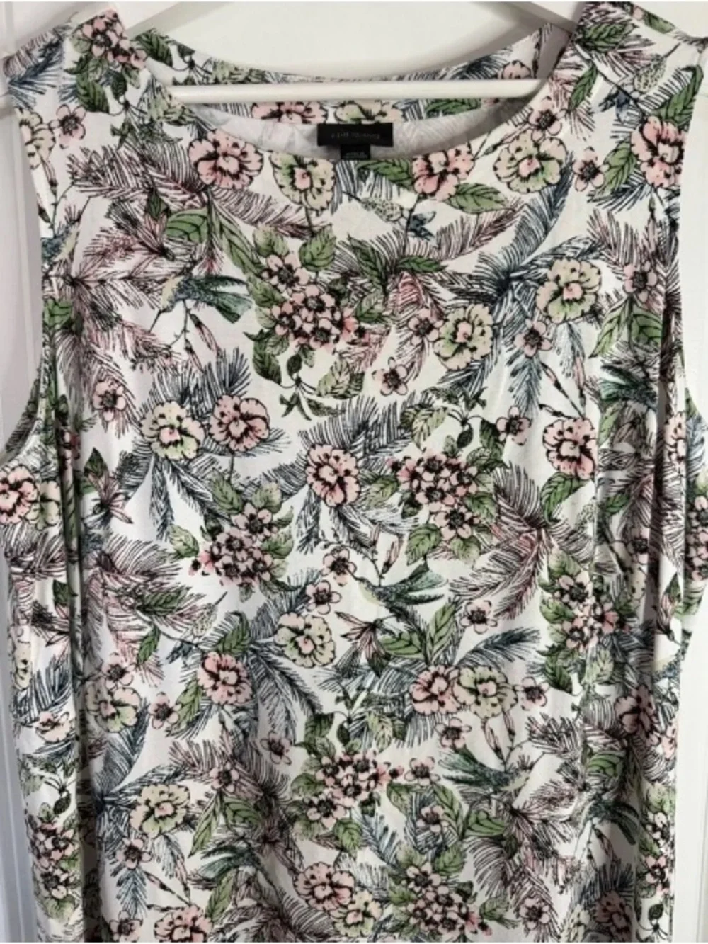 Floral Print Sleeveless Maxi Dress in White and Pink - Unknown Brand